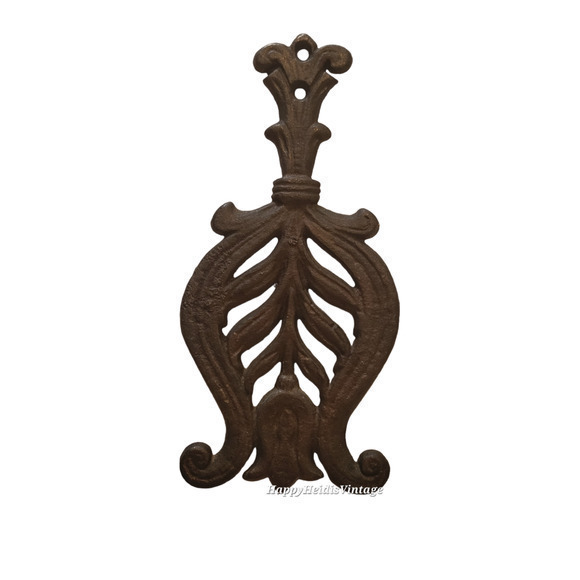 Antique Raised Iron Trivet Pot‎ stand Tulip Floral Pattern Wall Décor Kitchen - Picture 1 of 7